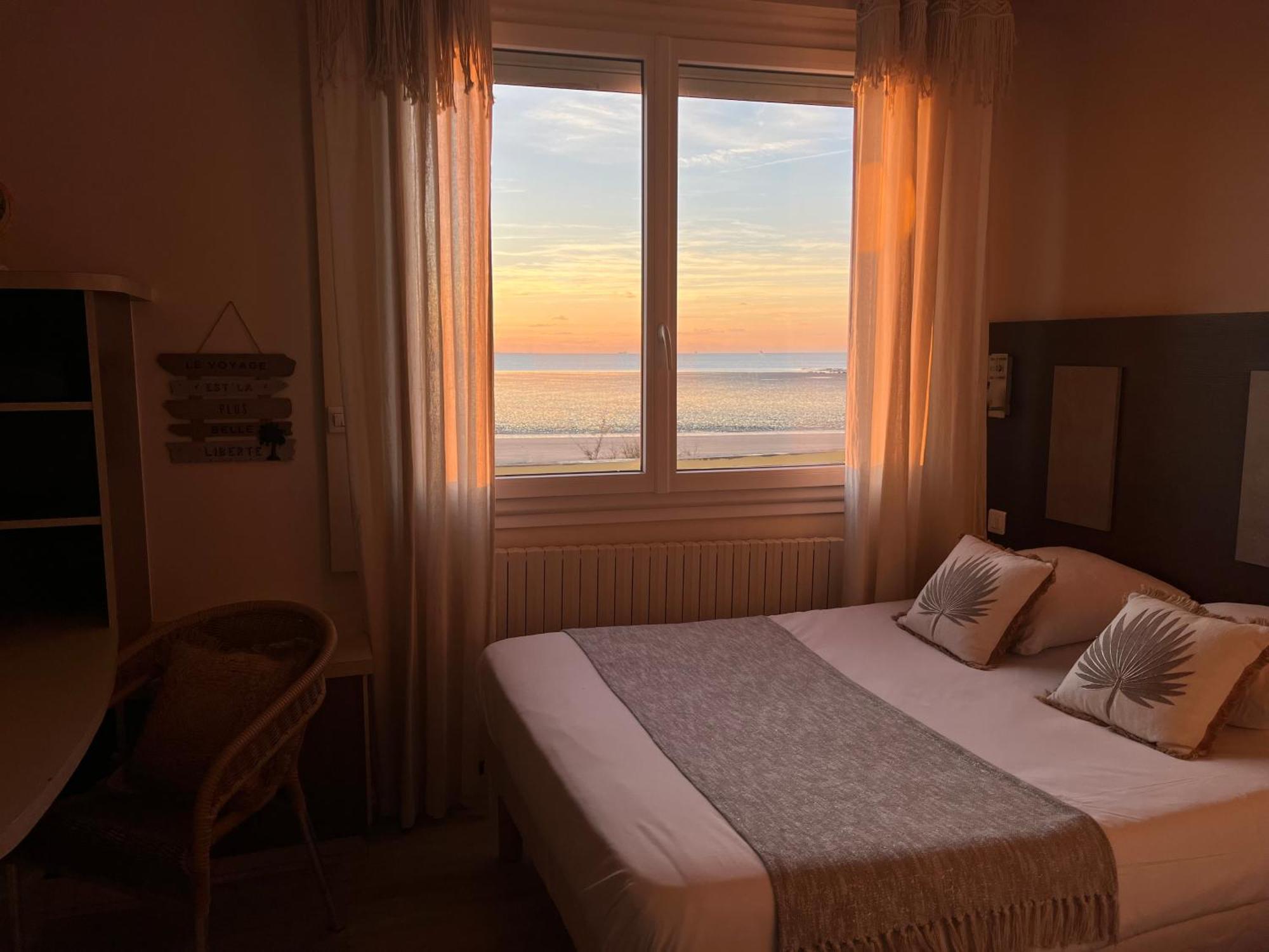 Acadie Saint Victor - Hotel Restaurant - Face Mer - Chatelaillon Plage מראה חיצוני תמונה