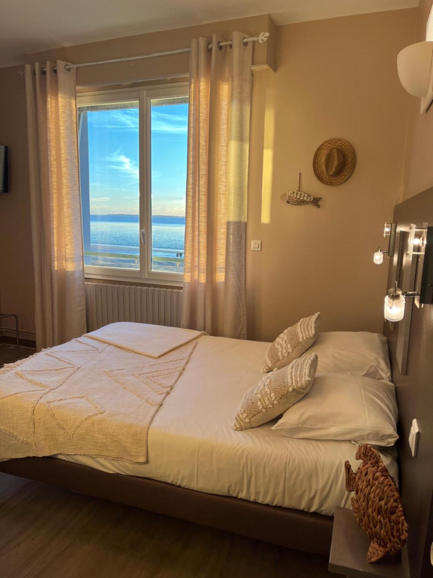 Acadie Saint Victor - Hotel Restaurant - Face Mer - Chatelaillon Plage מראה חיצוני תמונה