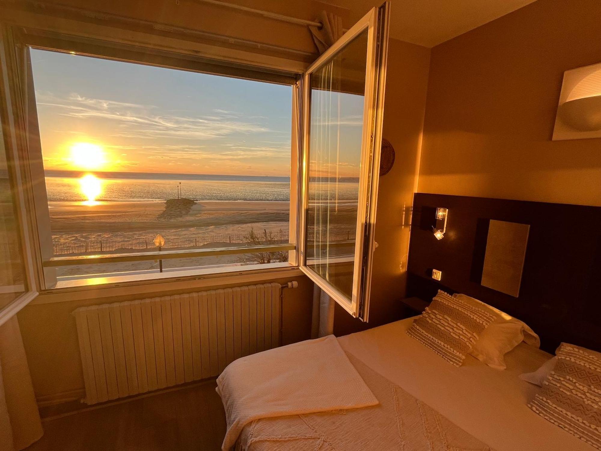Acadie Saint Victor - Hotel Restaurant - Face Mer - Chatelaillon Plage מראה חיצוני תמונה